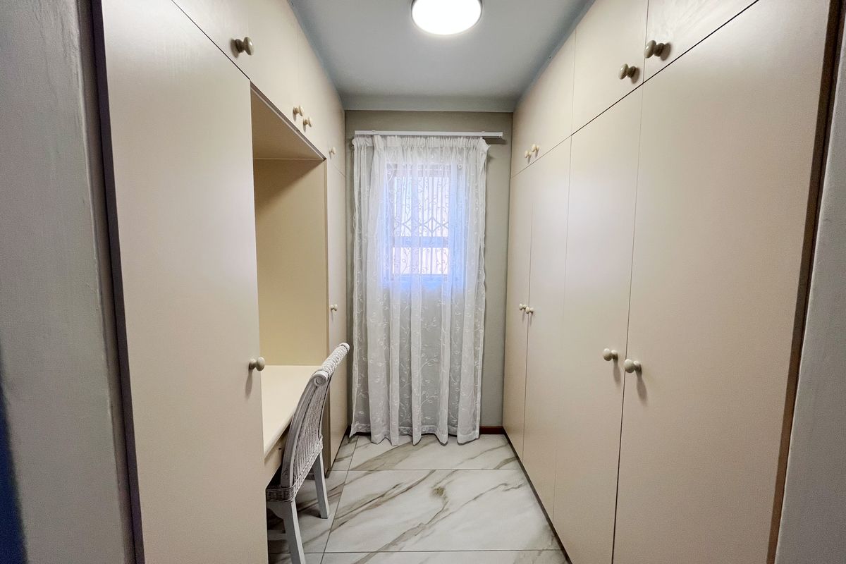 KINI BAY 1 BED 1 BATH FLATLET FOR RENT - Photo 2