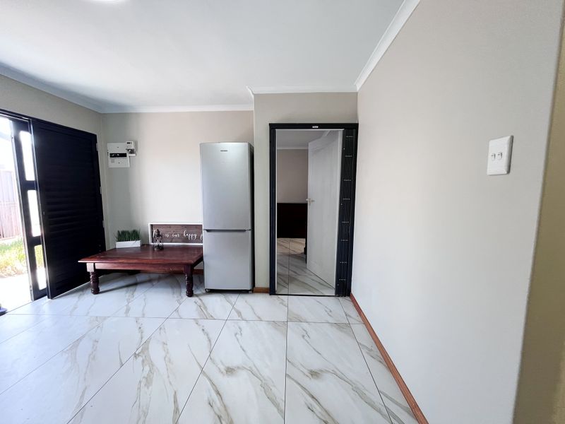 KINI BAY 1 BED 1 BATH FLATLET FOR RENT - Photo 2