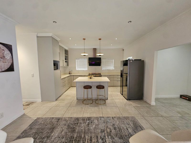 Spacious modern 3 bedroom house for rent - Photo 4