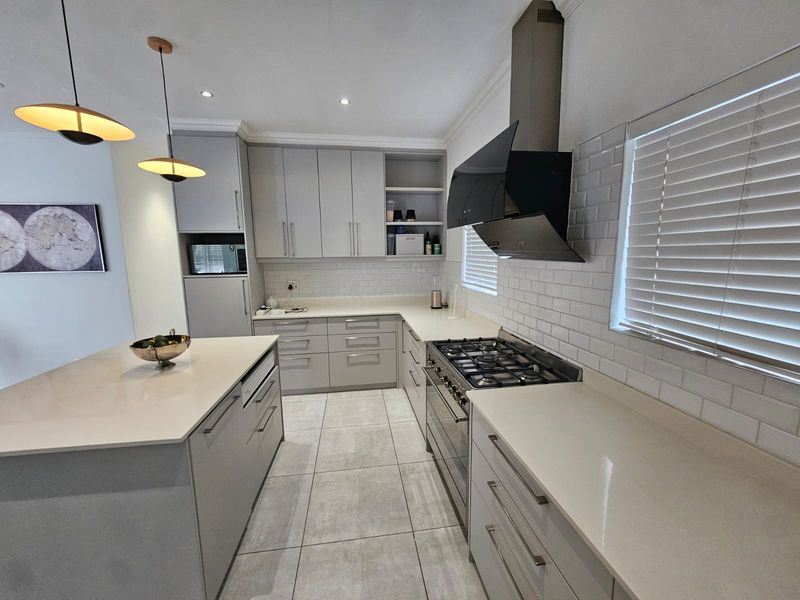 Spacious modern 3 bedroom house for rent - Photo 3