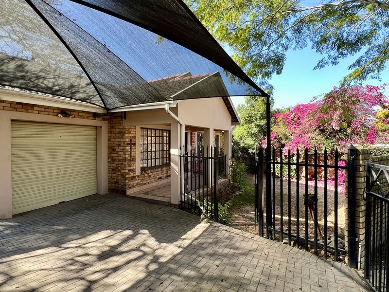 Stylish 3-Bedroom Home in Secure Estate - Photo 2