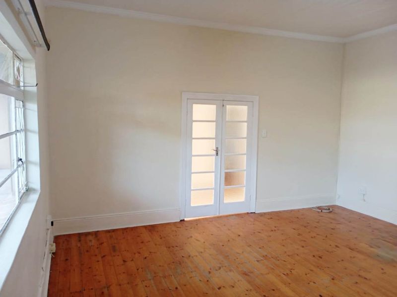 NEWTON PARK 3 BED 1.5 BATH HOUSE FOR RENT - Photo 8