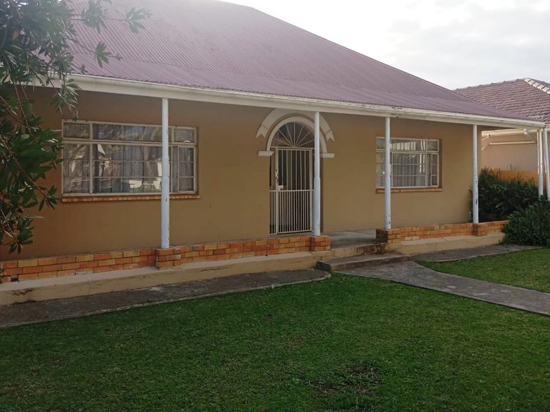 NEWTON PARK 3 BED 1.5 BATH HOUSE FOR RENT - Photo 3
