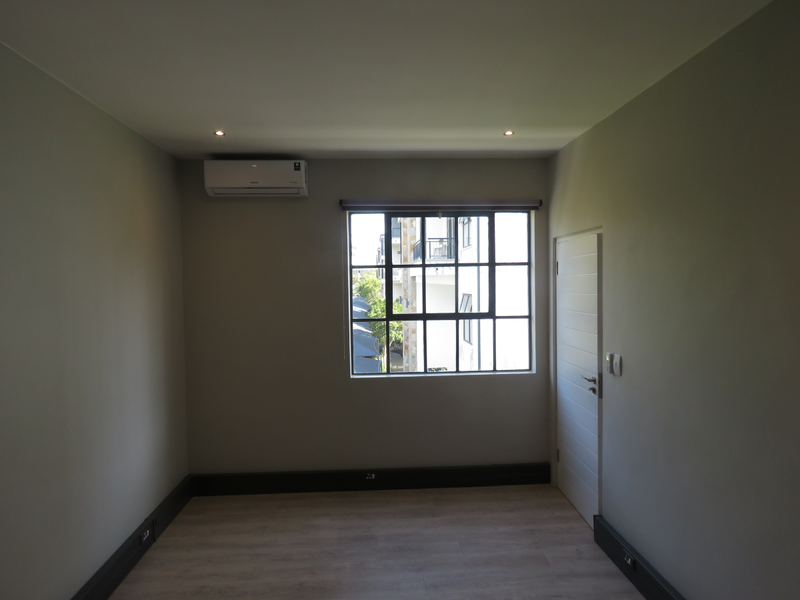 Contemporary 1-Bedroom Apartment in Paardevlei Secure. Stylish. Effortlessly Convenient - Photo 10