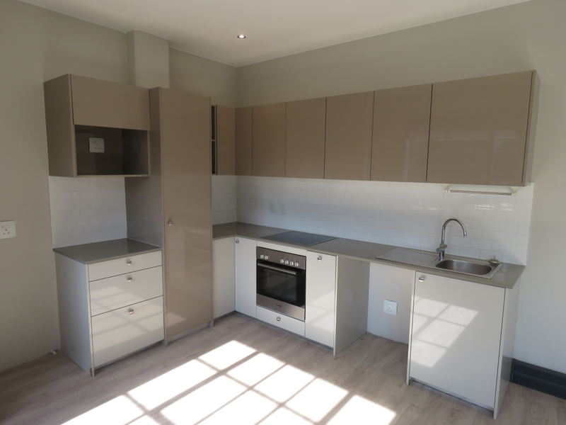 Contemporary 1-Bedroom Apartment in Paardevlei Secure. Stylish. Effortlessly Convenient - Photo 6