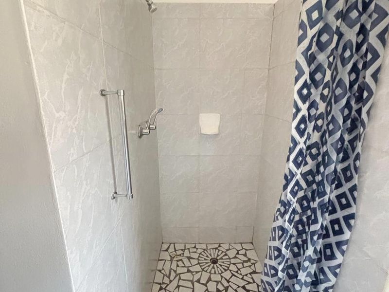 MOUNT CROIX - ROOM FOR RENT IN SHARED HOUSE - Photo 5