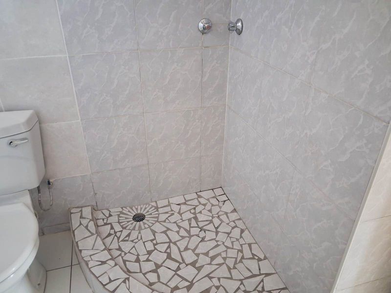 MOUNT CROIX - ROOM FOR RENT IN SHARED HOUSE - Photo 8