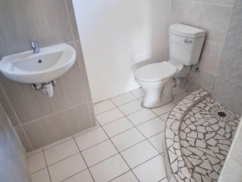MOUNT CROIX - ROOM FOR RENT IN SHARED HOUSE - Photo 7