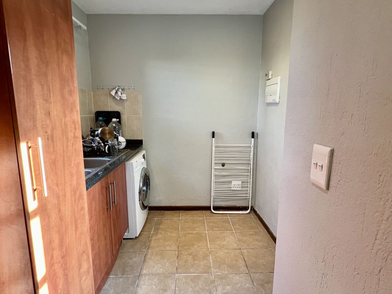 2 BEDROOM HOUSE TO LET IN SECURE COMPLEX - Photo 5