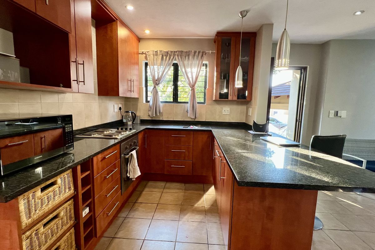 2 BEDROOM HOUSE TO LET IN SECURE COMPLEX - Photo 3
