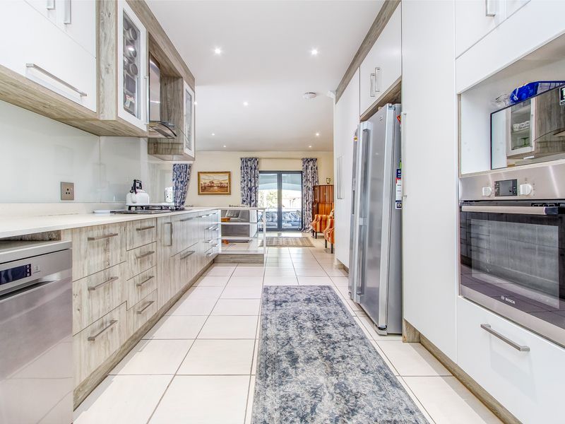 Live Where Nature Inspires and Community Thrives — Featherbrooke Estate - Photo 4