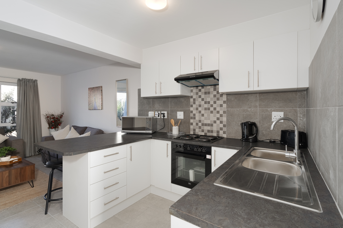 Brand-New 2-Bedroom Duplex with Premium Finishes - Photo 4