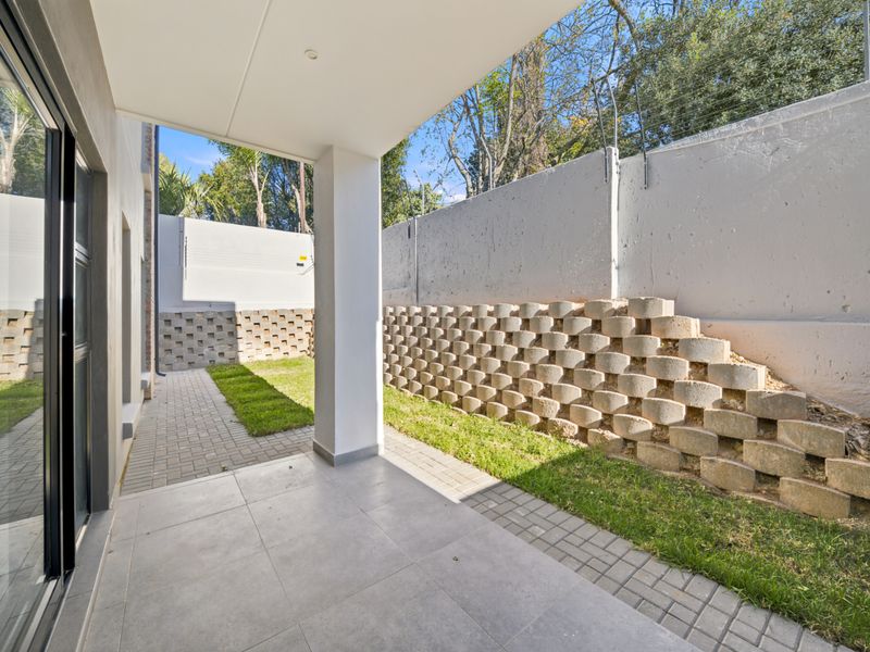 Spacious 3-Bedroom Home in the Heart of Bryanston – Unit 6 at Makarios - Photo 9