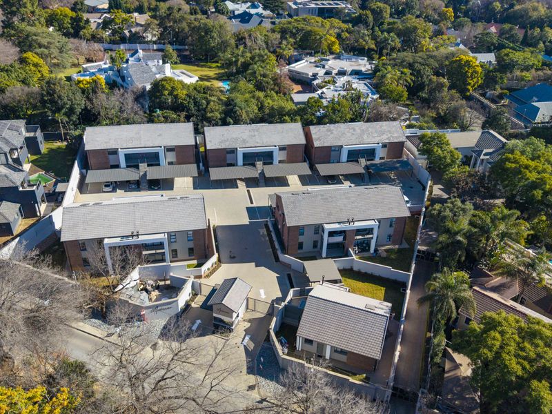 Spacious 3-Bedroom Residence in a Secure Bryanston Estate – Unit 5 at Makarios - Photo 7