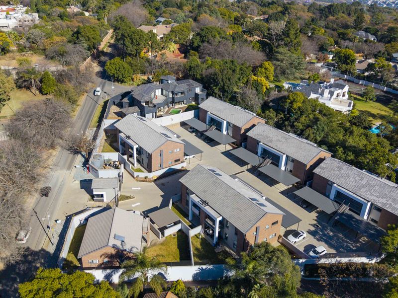 Spacious 3-Bedroom Residence in a Secure Bryanston Estate – Unit 5 at Makarios - Photo 10
