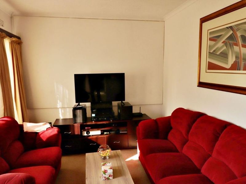 Grand Mansion in Enclosed Area!! - Photo 5