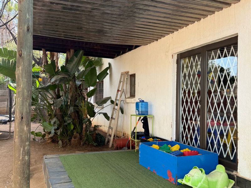 Charming 3-Bedroom Thatch Home on a Spacious Stand – For Sale! - Photo 5