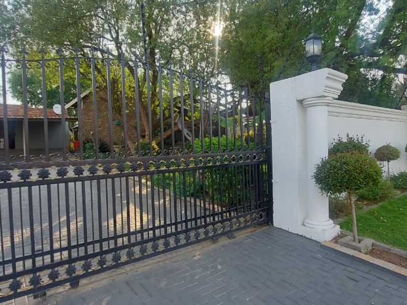 Suburban 3-Bedroom Home with Cottage For Sale in Norkem Park Ext 4 – Great Value for Money! - Photo 3