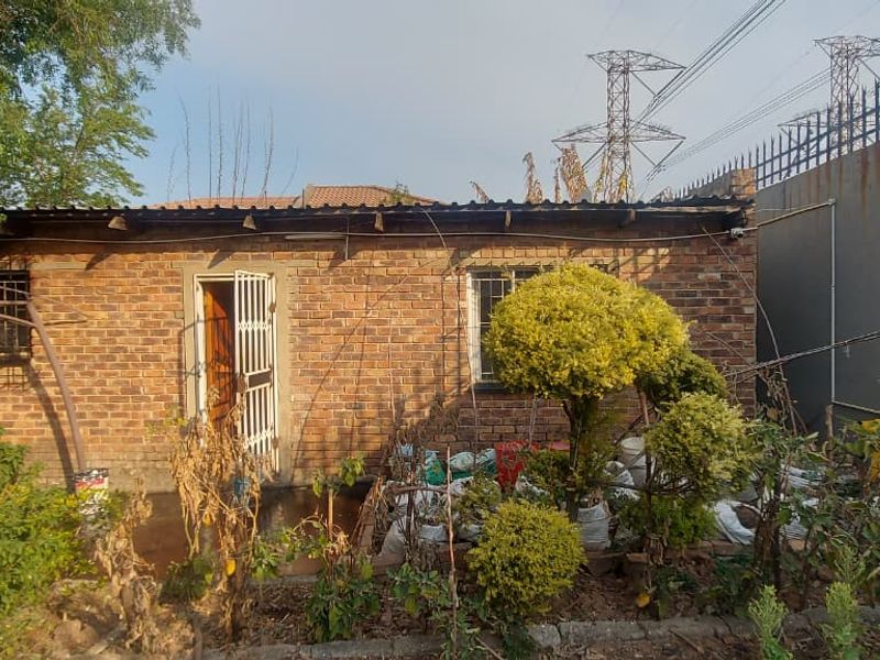 Suburban 3-Bedroom Home with Cottage For Sale in Norkem Park Ext 4 – Great Value for Money! - Photo 7