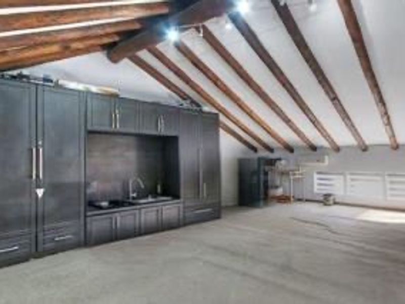 3 BED APARTMENT WITH UPSTAIRS AREA - Photo 3