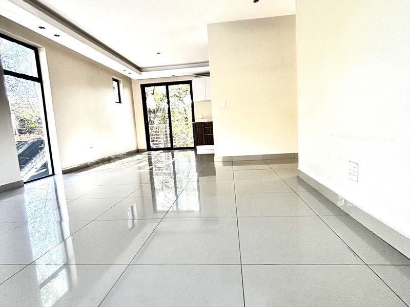 Incredible 2 Bed 2.5 bath modern apartment - Photo 10