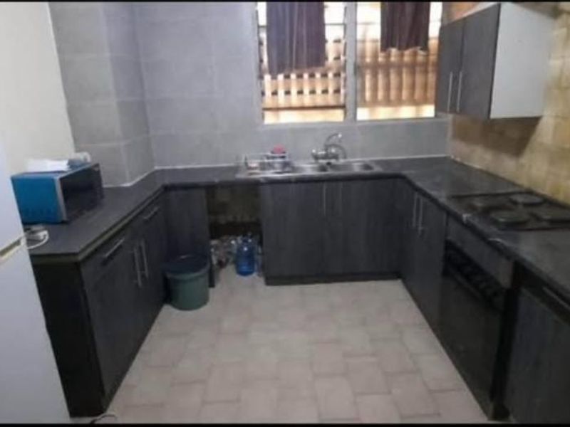 GROUND FLOOR UNIT - Current rental income R10 600.00 pm - Photo 2