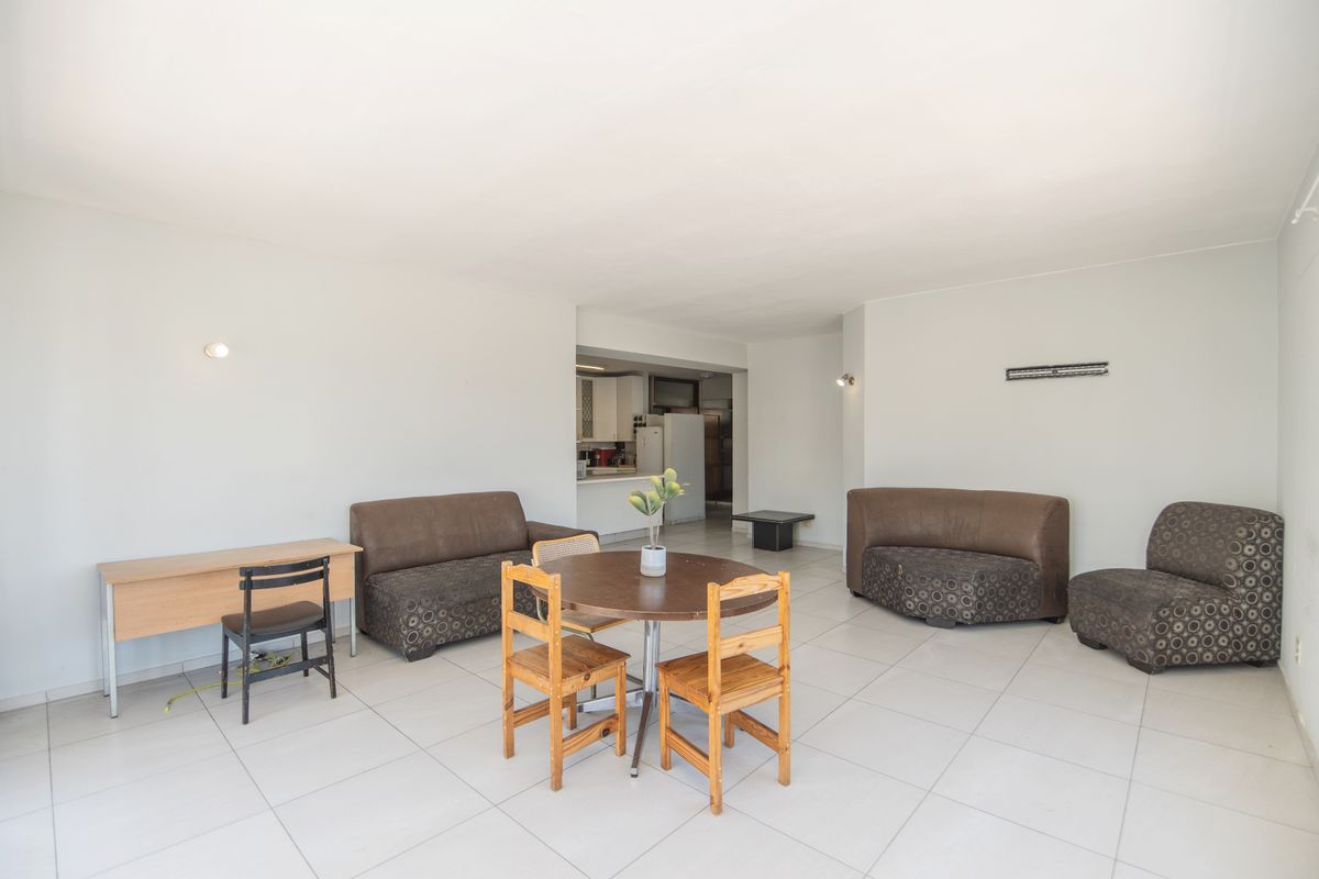 HUMEWOOD ROOM IN APARTMENT FOR RENT - Photo 2