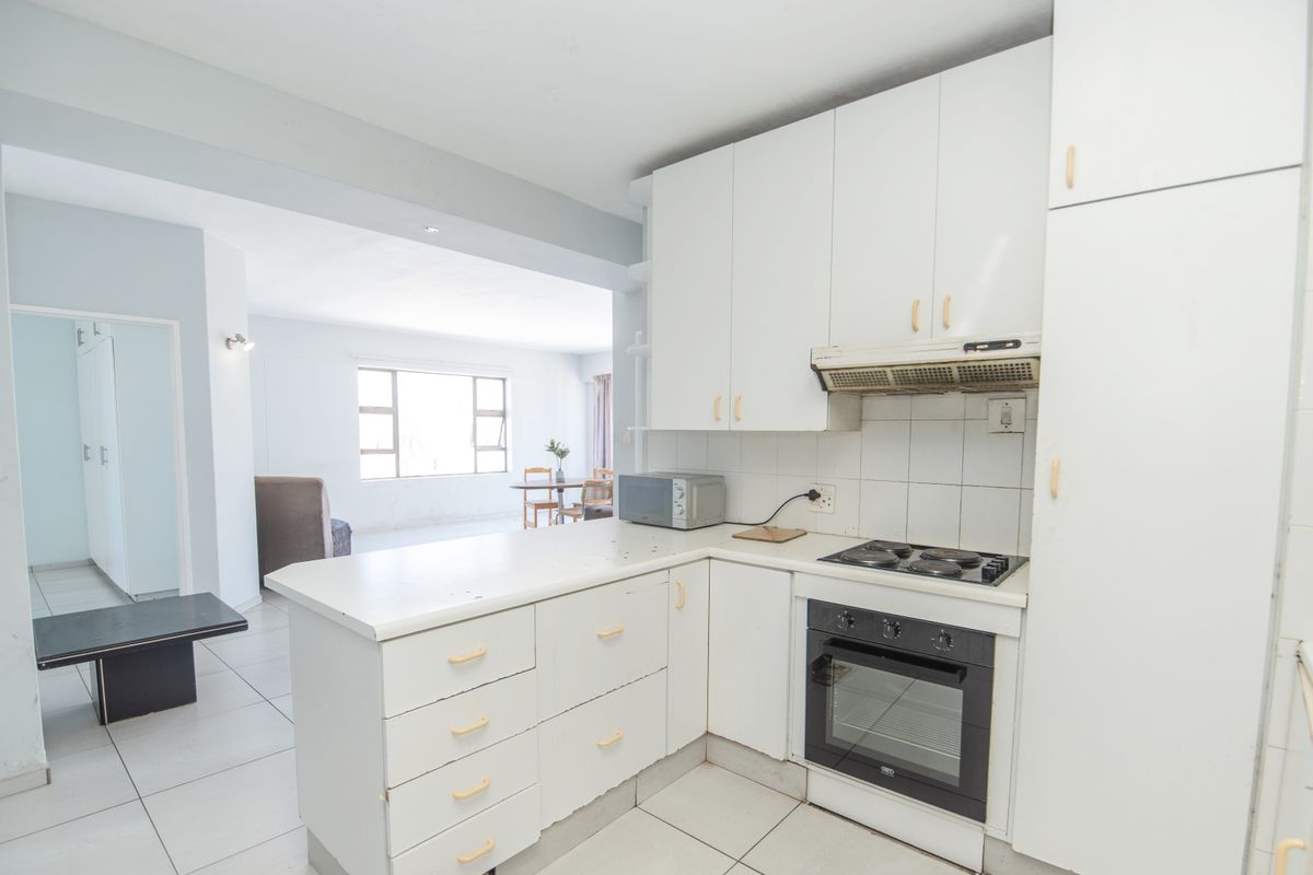 HUMEWOOD ROOM IN APARTMENT FOR RENT - Photo 5
