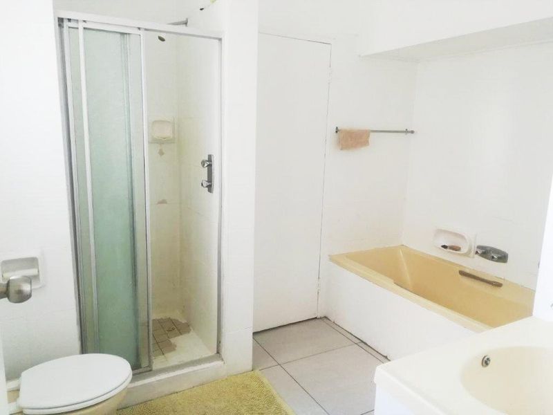 HUMEWOOD ROOM IN APARTMENT FOR RENT - Photo 7