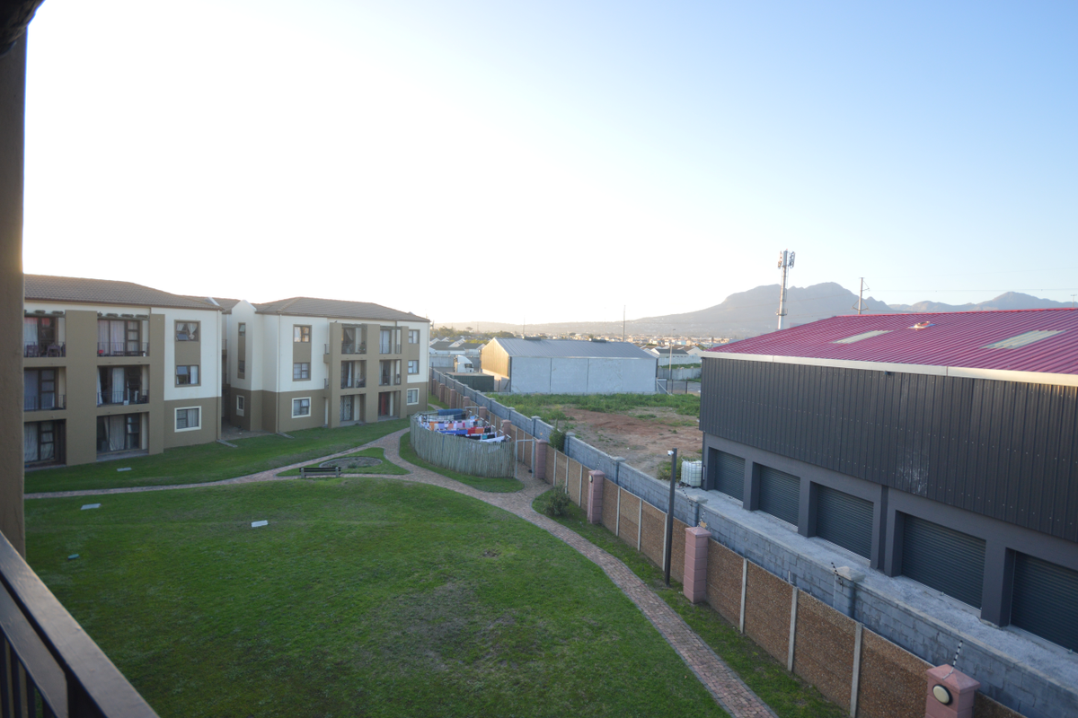 Versatile Investment with Family Appeal in Soteria Estate - Photo 3