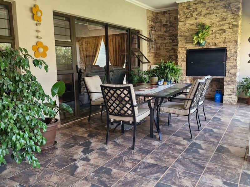 3-Bedroom Home in Seasons Lifestyle Golf Estate - Photo 9