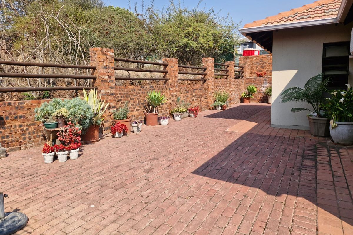 3-Bedroom Home in Seasons Lifestyle Golf Estate - Photo 3