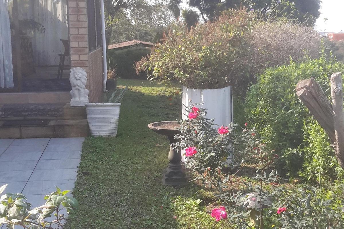 AMAZING - STUNNING- A MUST TO VIEW - Photo 2