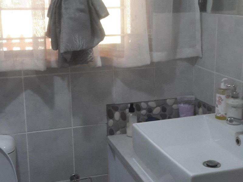 AMAZING - STUNNING- A MUST TO VIEW - Photo 5