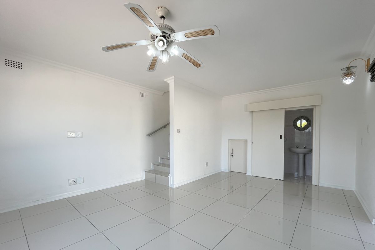 Scenic 1 Bedroom Duplex in Sheffield Beach - Photo 4