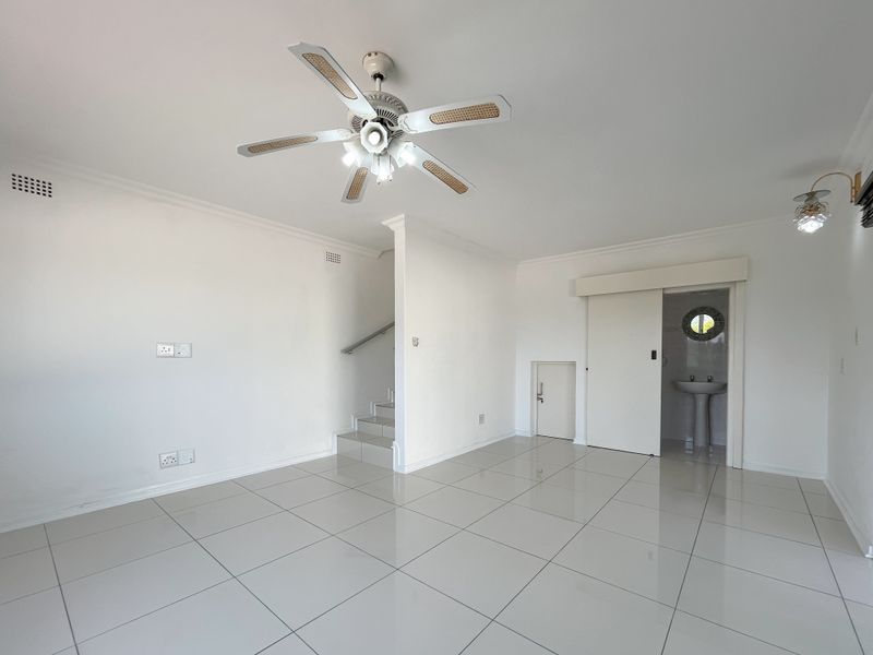 Scenic 1 Bedroom Duplex in Sheffield Beach - Photo 4