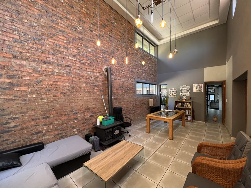 Unlock the Potential: A Character-Filled Home and Investment in One. - Photo 5