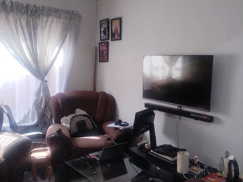 1 Bedroom Apartment in Vosloorus - Photo 6