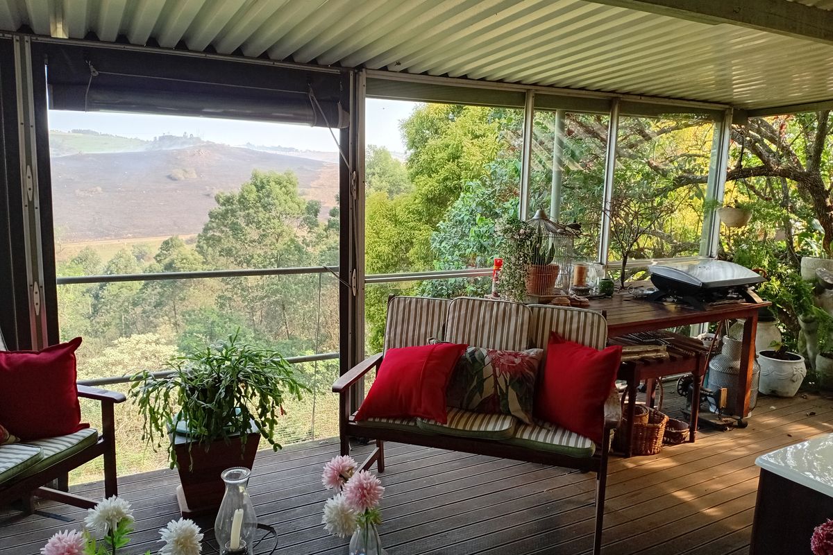 STUNNING UNIT FOR SALE - ENTERTAINERS DREAM WITH A VIEW - Photo 3