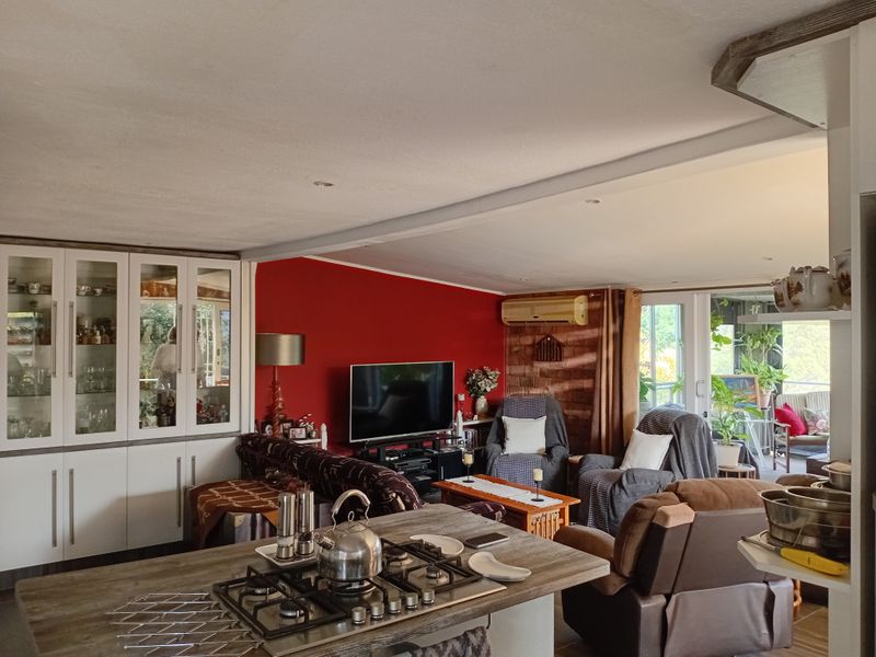 STUNNING UNIT FOR SALE - ENTERTAINERS DREAM WITH A VIEW - Photo 4