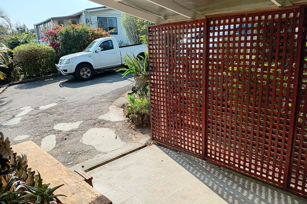 STUNNING UNIT FOR SALE - ENTERTAINERS DREAM WITH A VIEW - Photo 2