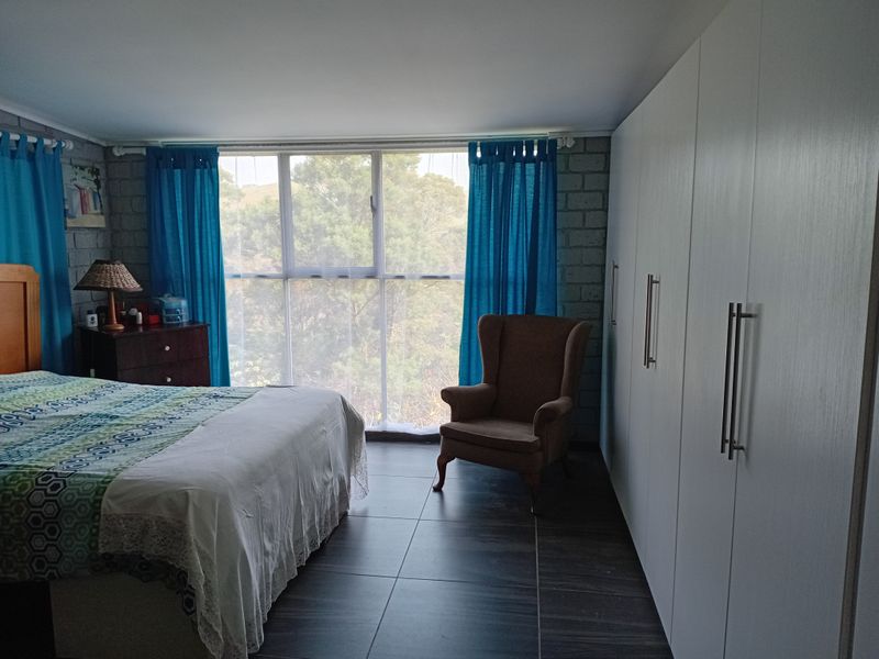 STUNNING UNIT FOR SALE - ENTERTAINERS DREAM WITH A VIEW - Photo 9