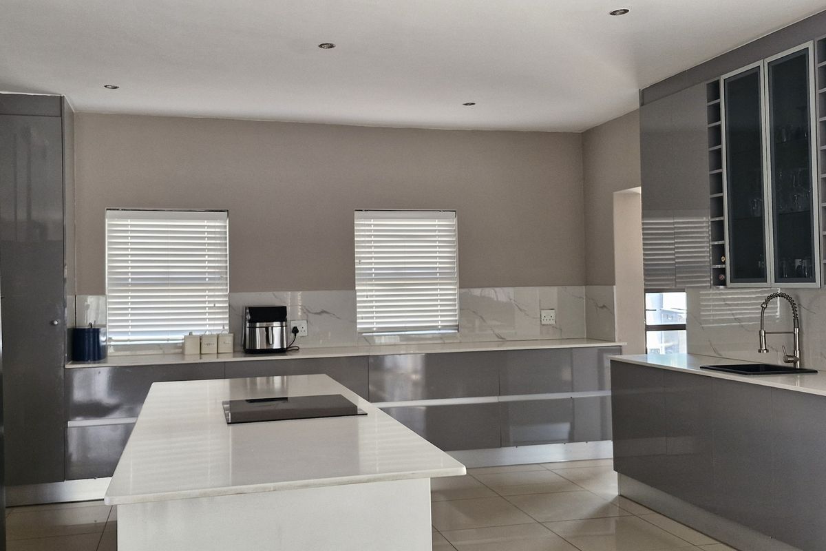 4 Bedrooms  Double-Storey Home for Sale – Savannah Country Estate For R 3 550 000 - Photo 3