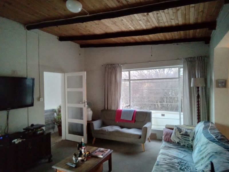 Family home with space - Photo 9