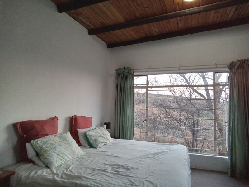 Family home with space - Photo 10