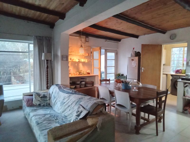 Family home with space - Photo 8