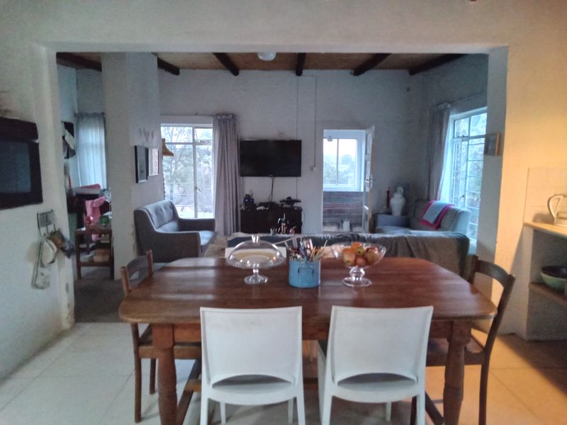 Family home with space - Photo 6