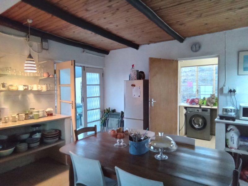 Family home with space - Photo 3