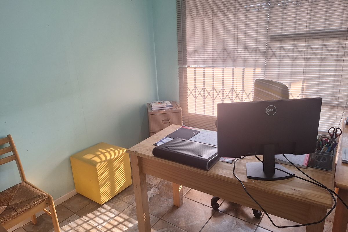 Family home in Henley on Klip - Photo 3