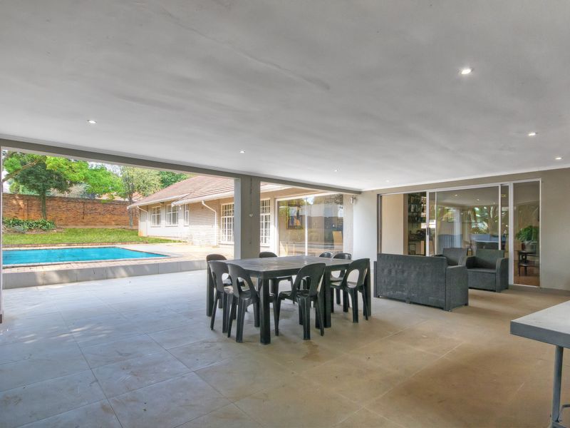 WELCOME TO YOUR DREAM HOME LOCATED IN THE HIGHLY SOUGHT-AFTER NEIGHBORHOOD OF SAVOY ESTATE!!! - Photo 3